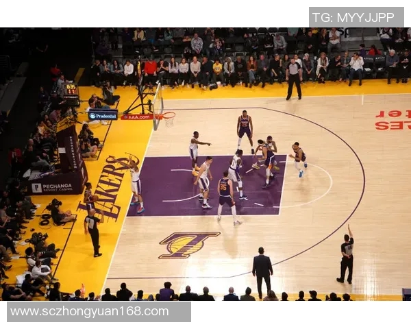 上海篮球队比赛经验引发热议球迷观点交锋分析球队表现与战术调整